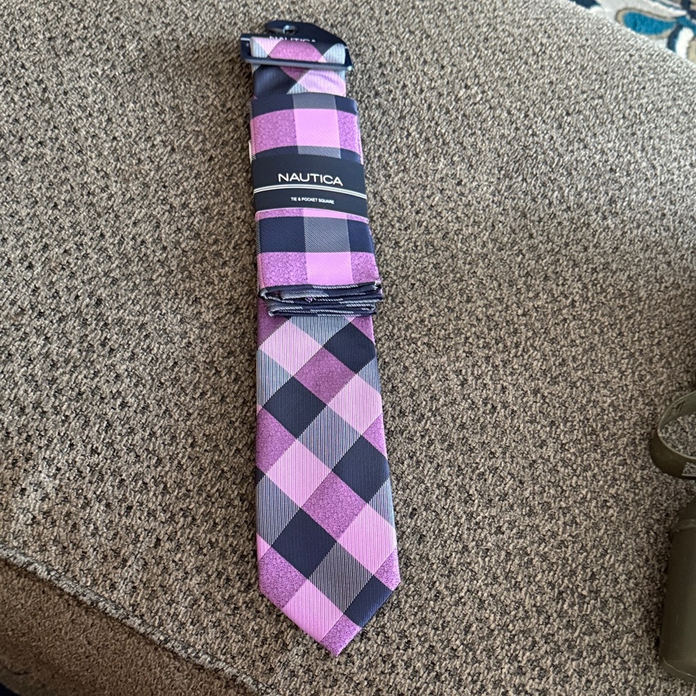 Nautica Men's Tie in Pink and Black Plaid